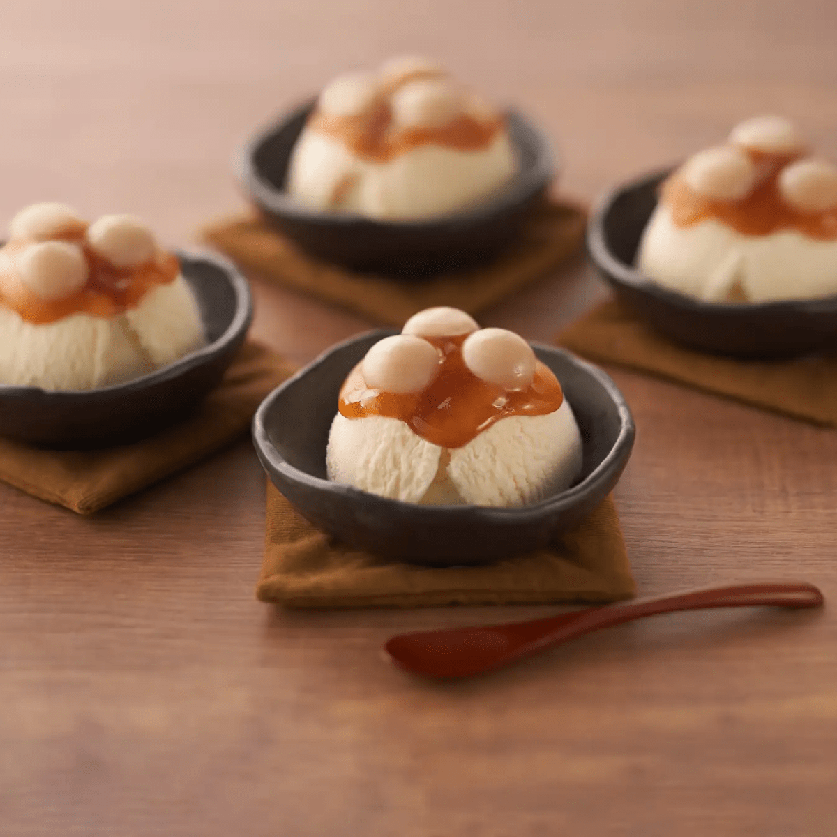 BOX Brown sugar syrup & Roasted Soybean Kinako Yawa Mochi Ice Cream Cup - Tokyo Fresh Direct