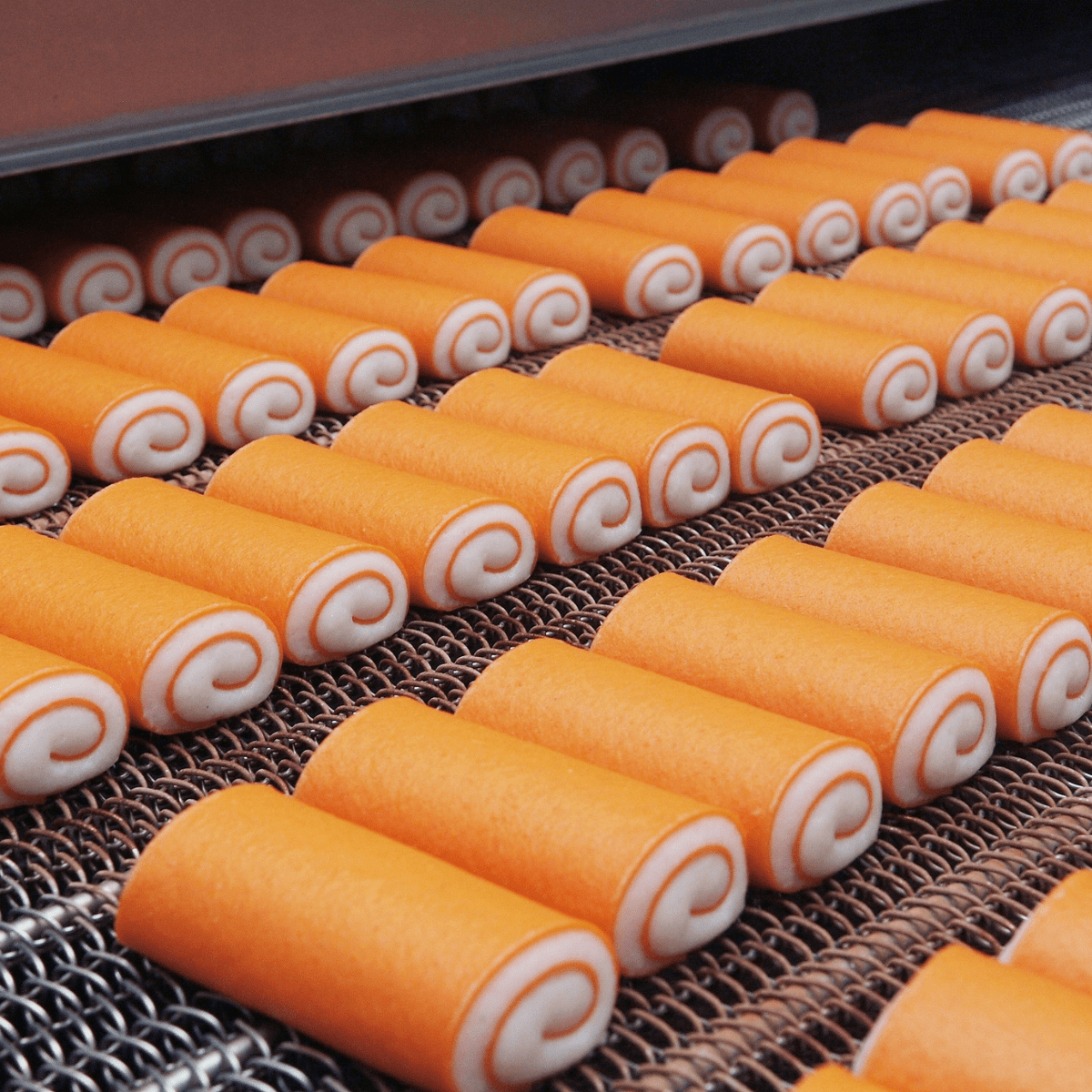 UMEKAMA Akamaki Traditional Japanese Sashimi Fish Cake Roll Medium - Tokyo Fresh Direct