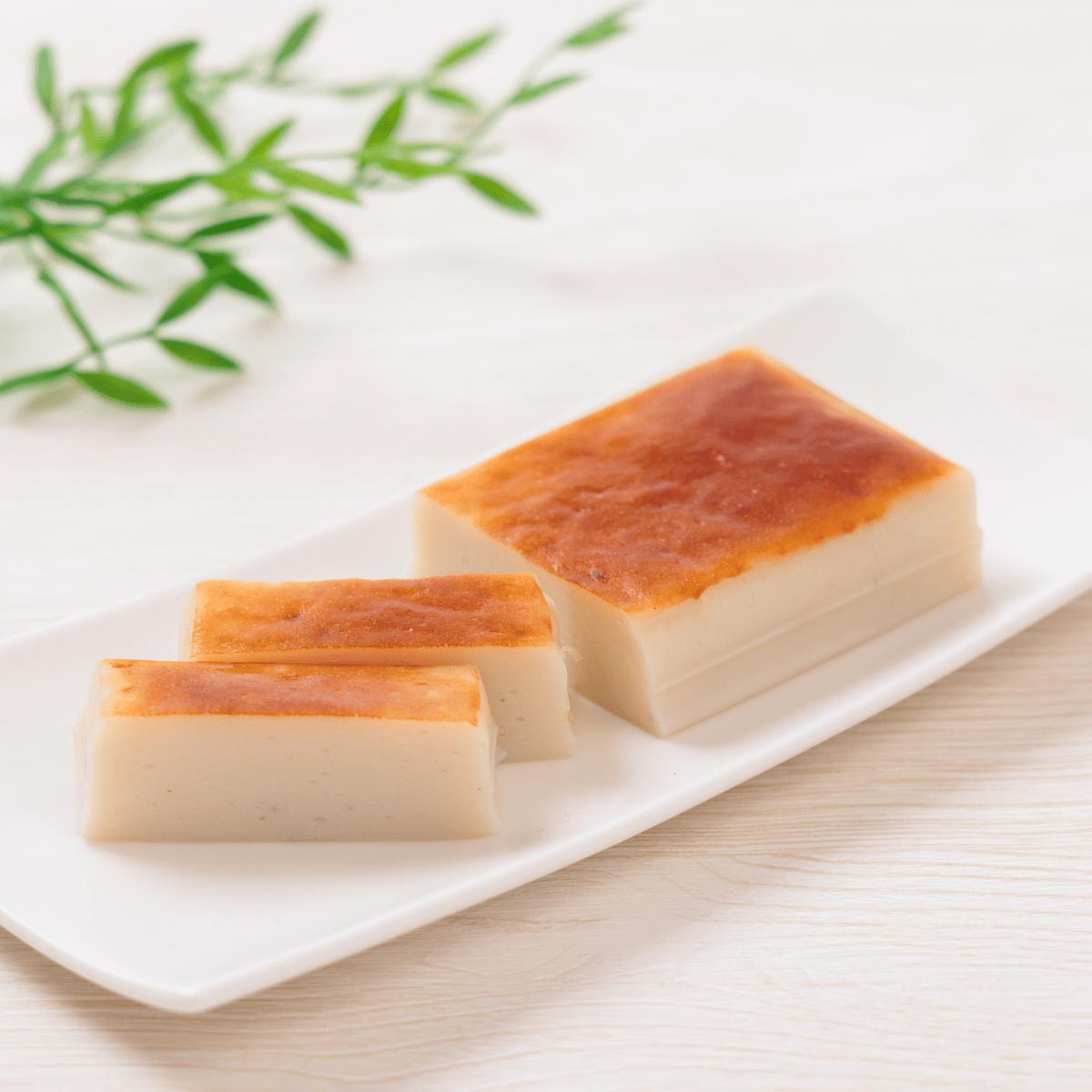 UMEKAMA Yakikaku Traditional Japanese Sashimi Grilled Fish Cake Medium - Tokyo Fresh Direct