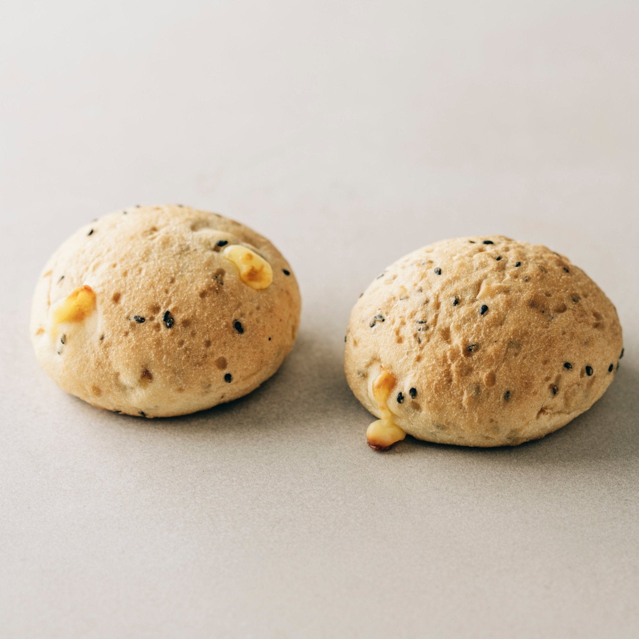 Table Bread Sesame & Cheese C2 LABO - Tokyo Fresh Direct