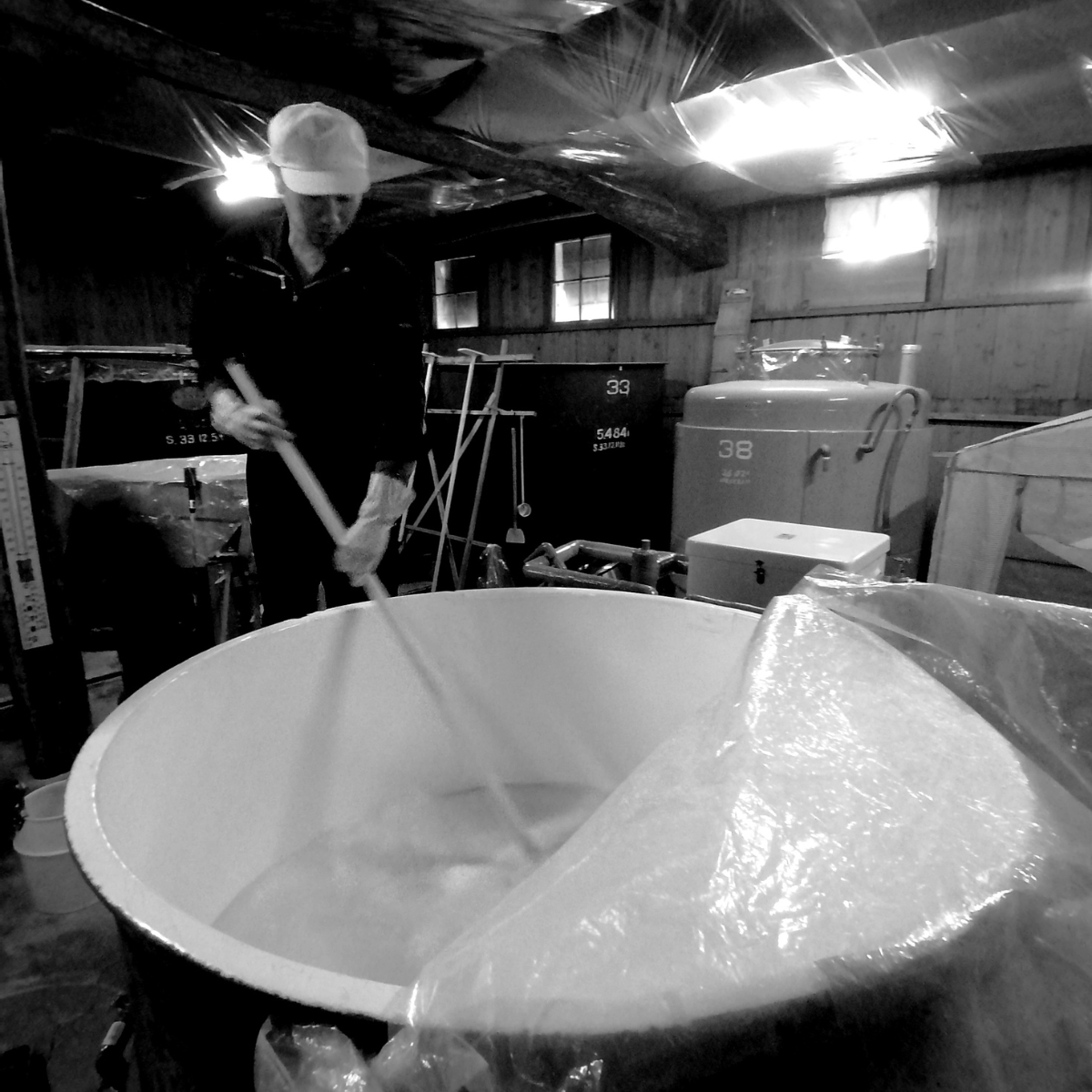 TAKEUCHIGOSHI Serene Flow Junmai Ginjo GIFU NO NATSU 720ml ABV.15% - Tokyo Fresh Direct